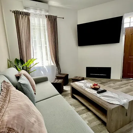 Plaza De Toros By United Renters Apartment